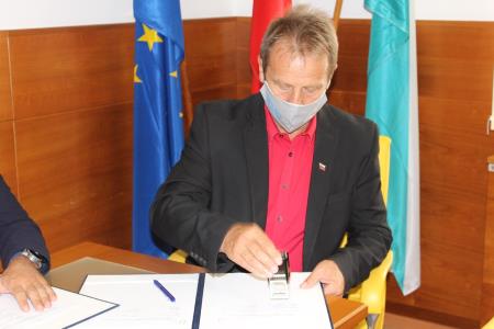 PODPIS POGODBE ZA GRADNJO ŠPORTNE DVORANE BOVEC 3
